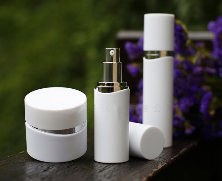 Download Hot selling Cosmetic Packaging 30ml 50ml Matte Black ... Yellowimages Mockups
