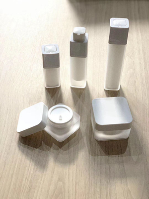 High quality square shape luxury cosmetic Twist Up  airless bottle 15ml 30ml 50ml